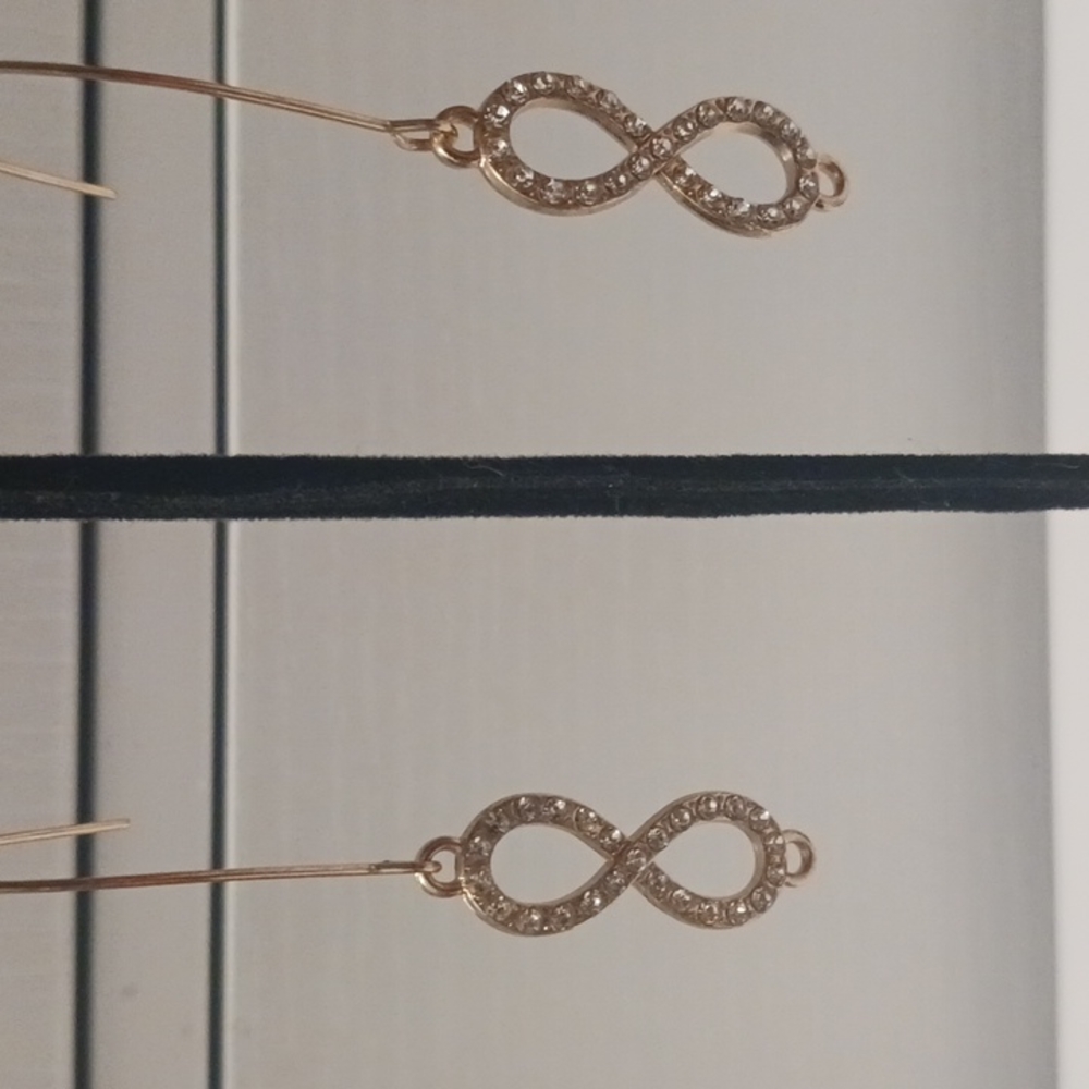 Gold Infitnity Sighn Earrings